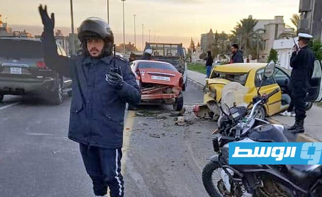 سيارة متضررة جراء حادث مروري في طرابلس، 10 يناير 2024. (مديرية أمن طرابلس)