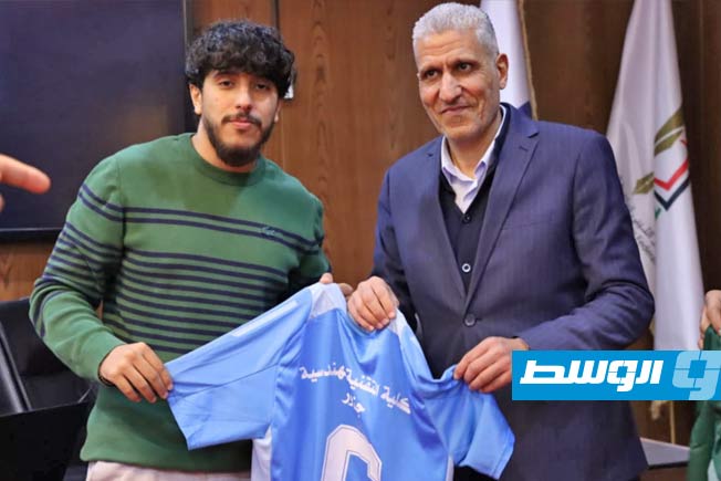 جانب من قرعة بطولة الجامعات الليبية لكرة القدم داخل الصالات. (عدسة - ربيع شلابي)
