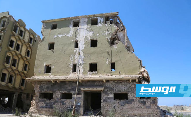 بلدية بنغازي تشرع في أعمال إزالة مبنى مصلحة الجمارك, 8 أغسطس 2021. (بلدية بنغازي)