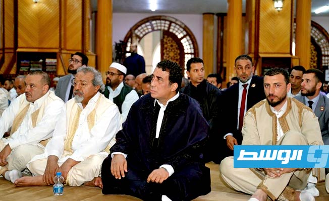 المنفي يؤدي صلاة عيد الأضحى بمسجد جمعية الدعوة الإسلامية في طرابلس، الأربعاء 28 يونيو 2023. (المجلس الرئاسي)