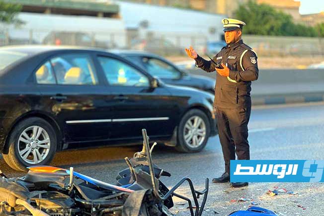 أضرار بادية على سيارة جراء حادث في طرابلس، 20 نوفمبر 2025. (أمن طرابلس)