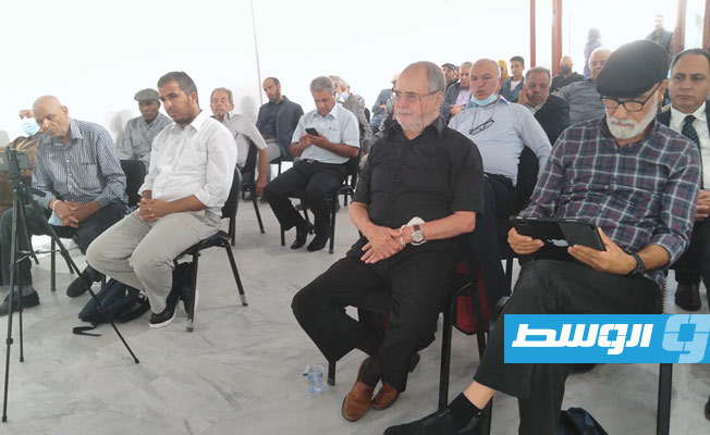 من أجواء الندوة (بوابة الوسط)
