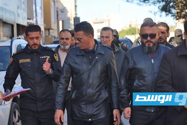 الجولة التفتيشية للجنة متابعة الأسعار على الأسواق التجارية بسوق الجمعة، الخميس 8 يناير 2025. (إدارة إنفاذ القانون بالإدارة العامة للعمليات الأمنية)