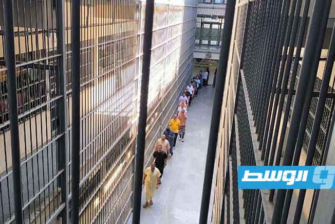 من زيارة وفد مجلس الدولة ومجموعة من الحقوقيين إلى سجن معيتيقة في طرابلس، السبت 31 مايو 2025. (الإنترنت)