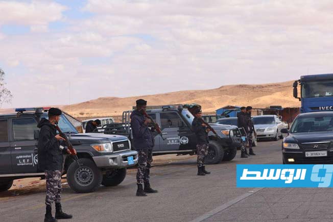 جانب من دوريات أمنية في إحدى المناطق الصحراوية بغرب ليبيا، الإثنين 7 أبريل 2025 (إدارة إنفاذ القانون)