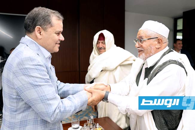 لقاء الدبيبة مع أعيان وحكماء الرحيبات، 17 مايو 2026. (حكومتنا)
