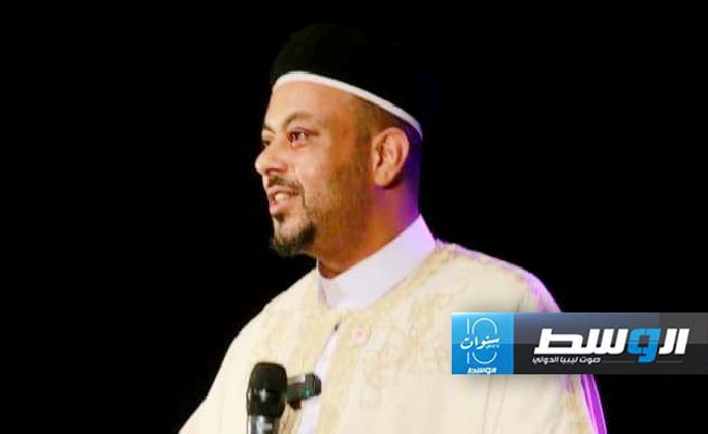 الفنان إبراهيم هدية في ختام مهرجان بنغازي للفنون المسرحية. (خاص الوسط: حمد المقرمش )