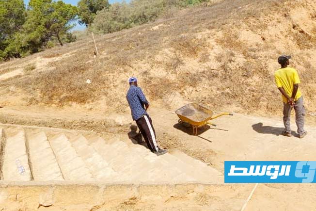 تجهيز موقع مهرجان لبدة الأول للأغنية، الإثنين 22 سبتمبر 2025. (مصلحة الآثار الليبية)