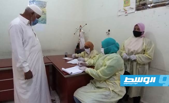 حملة التطعيم ضد فيروس كورونا في سبها. (تصوير: رمضان كرنفودة)