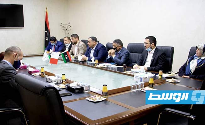 اجتماع عميد وأعضاء المجلس البلدي مصراتة مع وزير المالية والعمل المالطي. (بلدية مصراتة)