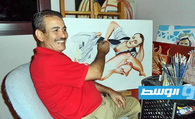 الفنان خيري الشريف في مرسمه. (بواية الوسط)