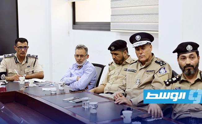 اجتماع اللواء خالد مازن مع مديري أمن طوق طرابلس والمنطقة الغربية، الأحد 19 يونيو 2022. (وزارة الداخلية)