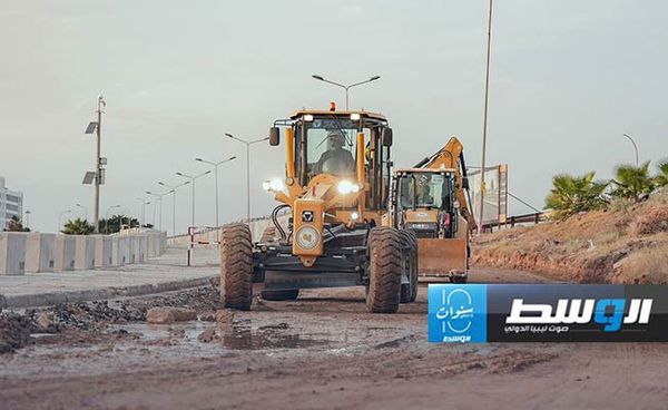 إزالة الجسور المتهالكة بالمنطقة الممتدة من طريق طرابلس وحتى المدينة الرياضية في بنغازي. (صندوق التنمية وإعادة إعمار ليبيا)