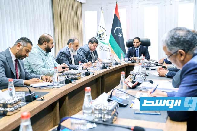 اجتماع قادربوه ورئيس مؤسسة النفط المكلف مسعود سليمان، الثلاثاء 1 يوليو 2025. (هيئة الرقابة الإدارية)