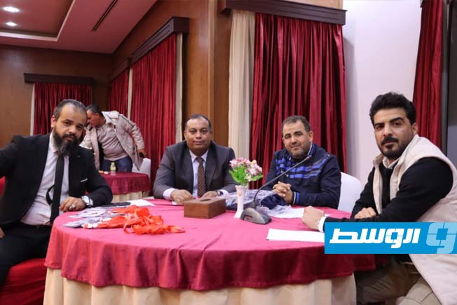 جانب من قرعة بطولة الجامعات الليبية لكرة القدم داخل الصالات. (عدسة - ربيع شلابي)