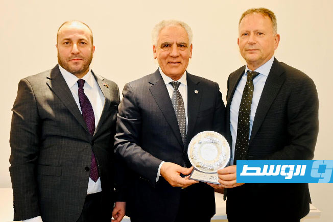 مراسم التوقيع على مذكرة التفاهم لتعزيز العلاقات الاقتصادية والتجارية بين ليبيا وصربيا، الأربعاء 10 ديسمبر 2025. (الاتحاد العام لغرف التجارة والصناعة والزراعة)