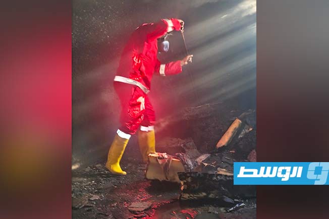 عملية إخماد حريق بمنزل في الأصابعة، السبت 23 مايو 2026. (الإنترنت)