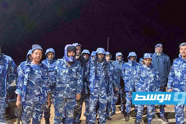 تعزيز التمركزات الأمنية والدوريات في الطرق الصحراوية بالقريات، 19 فبراير 2025. (وزارة الداخلية)