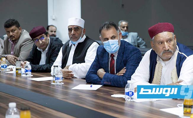 لقاء المنفي مع وفد من حكماء وأعيان المنطقة الشرقية، الأربعاء 29 سبتمبر 2021. (المجلس الرئاسي)