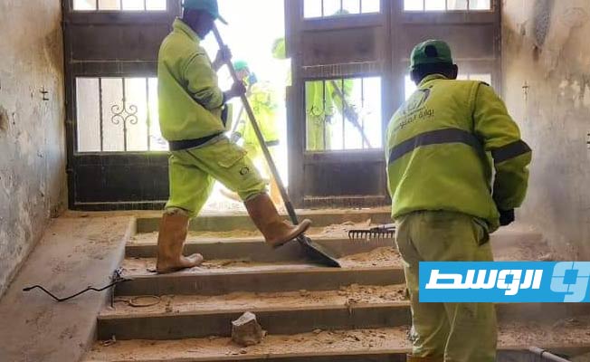 جانب من أعمال تنظيف أنفاق المشاة في أجدابيا، 8 يناير 2023، (الإنترنت)