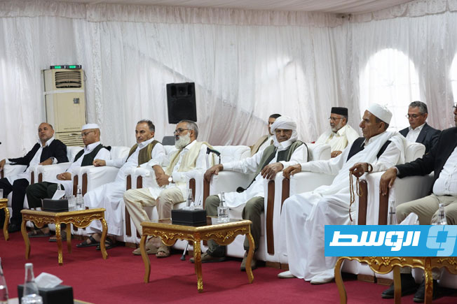 جانب من لقاء رئيس المجلس الرئاسي محمد المنفي مع وفد من أعيان وحكماء قبيلة المقارحة، السبت 10 مايو 2025 (المكتب الإعلامي للمنفي)
