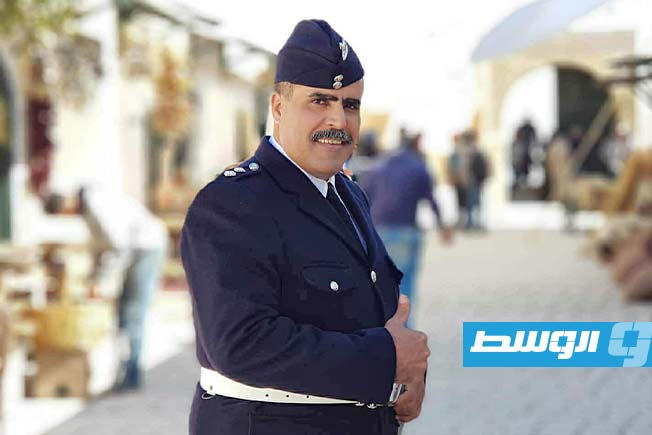 الفنان أنور التير خلال تقديم شخصية مسرحية (أرشيفية: الإنترنت)