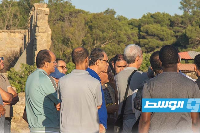 وفد طبي من عديد الدول يزور المواقع الأثرية لمدينة شحات. (المركزالإعلامي لجهاز الشرطة السياحية وحماية الآثار)