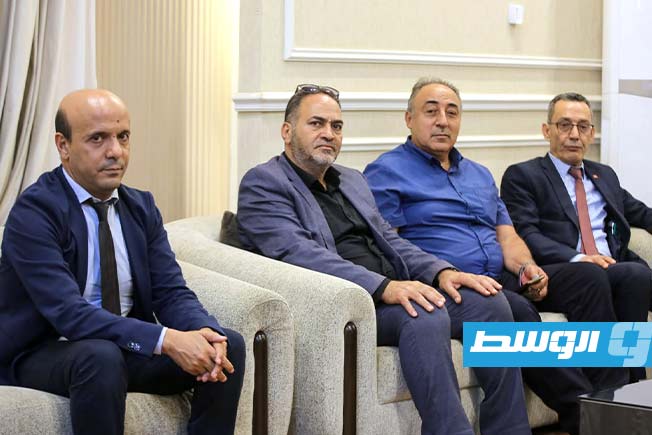 استقبال وفد هيئة الطيران المدني التونسية بمطار معيتيقة، الأحد 12 أكتوبر 2025. (مصلحة المطارات الليبية)
