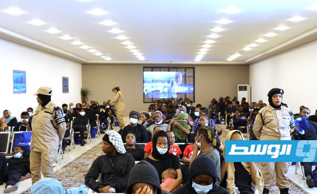 جانب من عملية الترحيل الطوعي لمهاجرين من طرابلس، الإثنين 21 أغسطس 2023 (وزارة الداخلية)