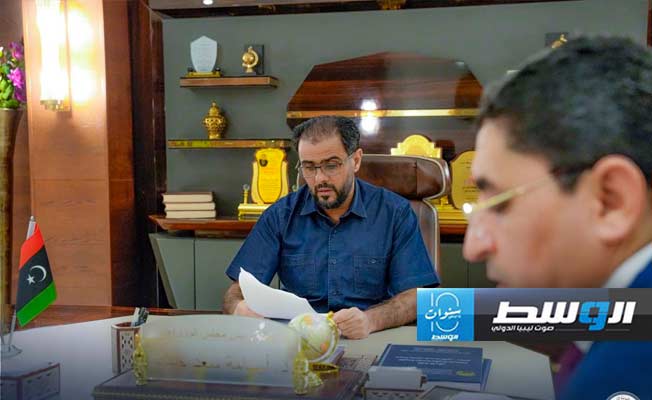 اجتماع حماد مع وزير العمل لبحث أوضاع العاملين بالشركات المنسحبة والمتعثرة، الإثنين 8 يوليو 2024. (الحكومة المكلفة من مجلس النواب)