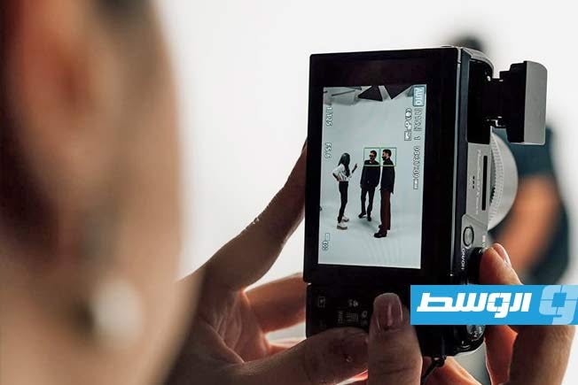 صورة من كواليس حلقة كاظم الساهر في بودكاست أنس بوخش (فيسبوك)