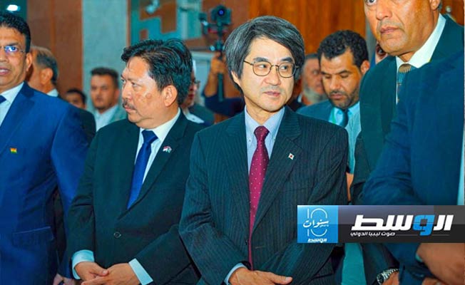 سفير اليابان خلال مشاركته في احتفالية شركة بريد ليبيا بالذكرى الـ150 لتأسيس الاتحاد البريدي العالمي، الخميس 24 أكتوبر 2024. (وزارة العمل والتأهيل)