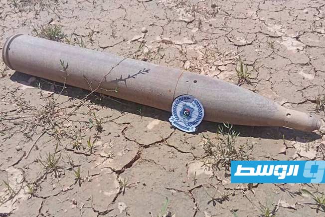 انتشال مخلفات حرب قرب سجن جندوبة في غريان، 23 أبريل 2026. (المباحث الجنائية)