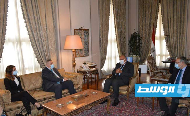 وزير الخارجية المصري سامح شكري والمبعوث الأممى لدى ليبيا يان كوبيش في مقر وزارة الخارجية بالقاهرة، 30أكتوبر 2021. (وزارة الخارجية المصرية)