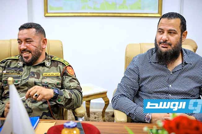 اجتماع مدير أمن طرابلس اللواء خليل وهيبة مع اللجنة الموقتة للترتيبات الأمنية والعسكرية بالعاصمة، الأربعاء 11 يونيو 2025. (مديرية أمن طرابلس)