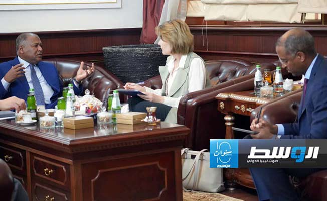 لقاء المبروك مع الممثلة المقيمية لبرنامج الأمم المتحدة الإنمائي في ليبيا، صوفي كيمخدزه، الثلاثاء 17 أكتوبر 2024. (وزارة المالية)