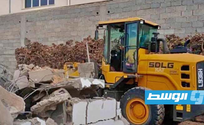 من أعمال إزالة بناء مخالف في عين زارة، 21 نوفمبر 2024. (وزارة الداخلية)