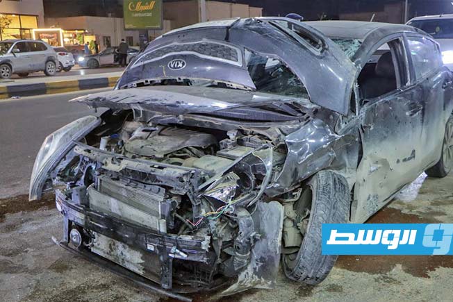 آثار اصطدام سيارتين على طريق عين زارة، 21 فبراير 2025. (مديرية أمن طرابلس)
