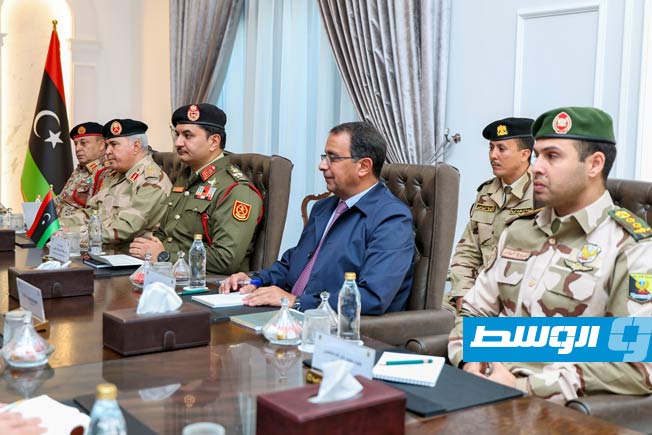 لقاء صدام فتر مع قائد «أفريكوم» الفريق داغفين أندرسون والوفد المرافق له، الثلاثاء 2 ديسمبر 2025. (القيادة العامة)