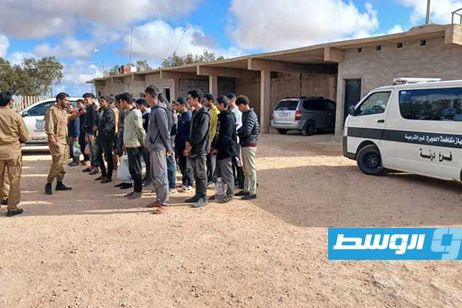 ترحيل مهاجرين غير نظاميين من منفذ امساعد إلى مصر (جهاز الهجرة غير الشرعية)
