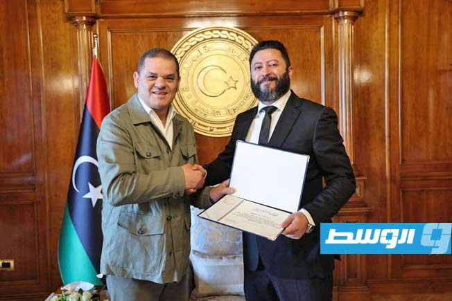 الدبيبة يكرّم صناع فيلم «صعود» بعد فوزه بجائزة أفضل فيلم أفريقي