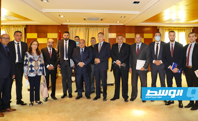من اجتماع محمد الحويج مع وزير التجارة التونسي، 29 يونيو 2021. (وزارة الاقتصاد والتجارة)