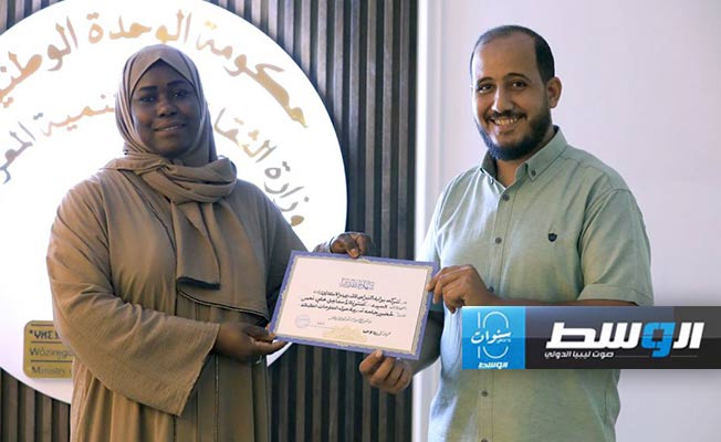 شهادات تقدير للمشاركين بورشة العمل حول «المعلومات المضللة» في 21 أغسطس 2024. (وزارة الثقافة)