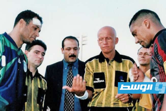 الحكم الإيطالي الشهير بييرلويجي كولينا في نهائي موسم 1999-2000. (خاص - الوسط)