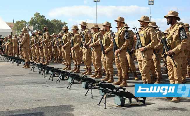 وزير الداخلية بحكومة الوحدة الوطنية الموقتة عماد الطرابلسي يزور جهاز مكافحة الهجرة غير الشرعية، الخميس 16 نوفمبر 2023 (صفحة الوزارة على فيسبوك)