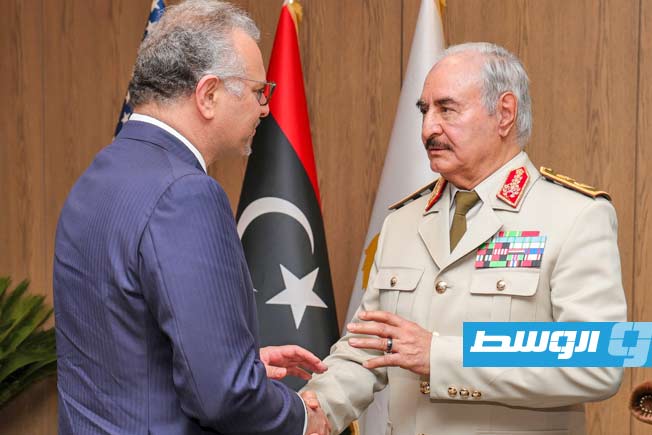 لقاء حفتر ومستشار الرئيس الأميركي في بنغازي، الخميس 24 يوليو 2025. (القيادة العامة)