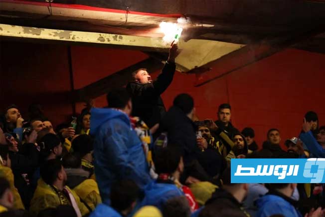 جانب من شغب الجماهير خلال مباراة نوتنغهام فورست وفنربخشة بالدوري الأوروبي الخميس 26 فبراير 2026 (رويترز)