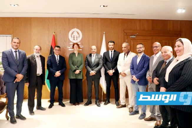 لقاء رئس المجلس التسييري الصقر بوجواري مع وفد الوكالة الألمانية للتعاون الدولي، الأربعاء 19 نوفمبر 2025. (بلدية بنغازي)