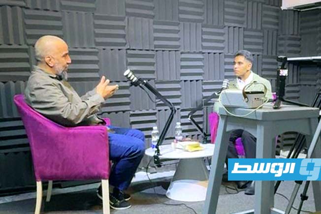 الكاتب الليبي إبراهيم الإمام ضيف أول على منصة «تراثنا» الشبابية (فيسبوك)