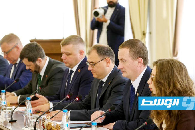 لقاء حماد والوفد المرافق له مع رئيس وزراء بيلاروسيا في مينسك، 1 يوليو 2025. (وكالة «بيلتا» البيلاروسية)